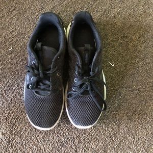 Boys adidas cloudfoam shoes